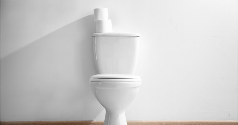 トイレの壁の黒ずみや黄ばみを落とす掃除の仕方 簡単で効果アリな方法はこれ ココナラミーツマガジン